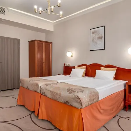 מלון Europejski Centrum 3*
