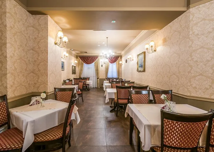 欧罗比斯基罗瓦中心酒店 3*