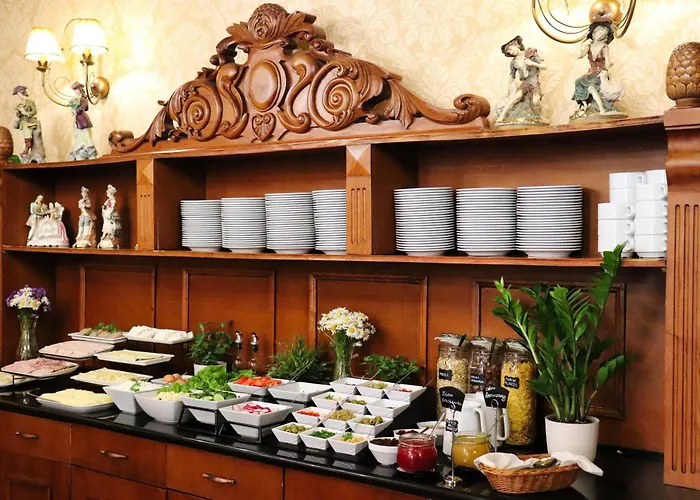 欧罗比斯基罗瓦中心酒店 酒店