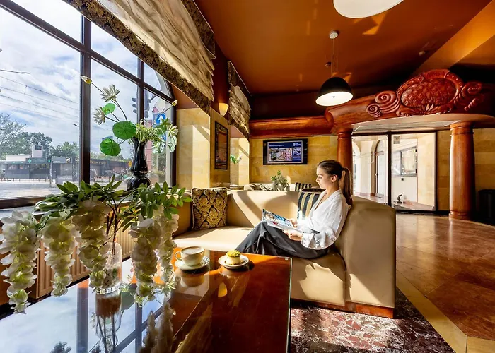 欧罗比斯基罗瓦中心酒店 酒店 3*