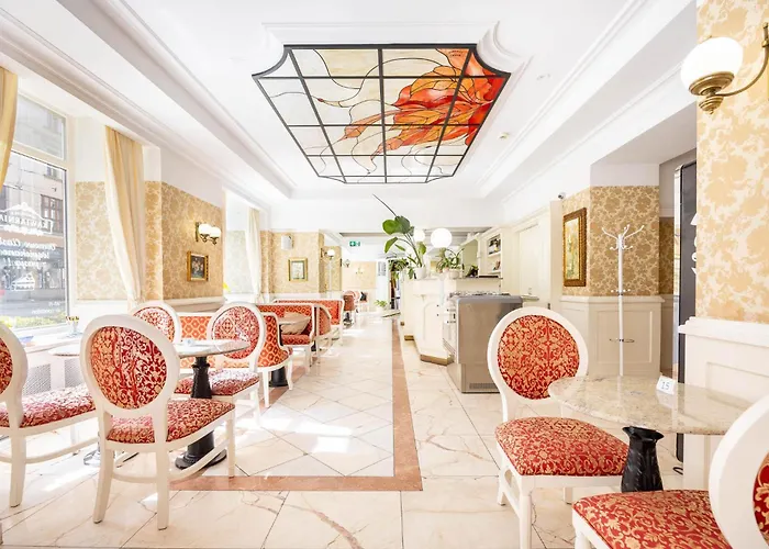 欧罗比斯基罗瓦中心酒店 3*